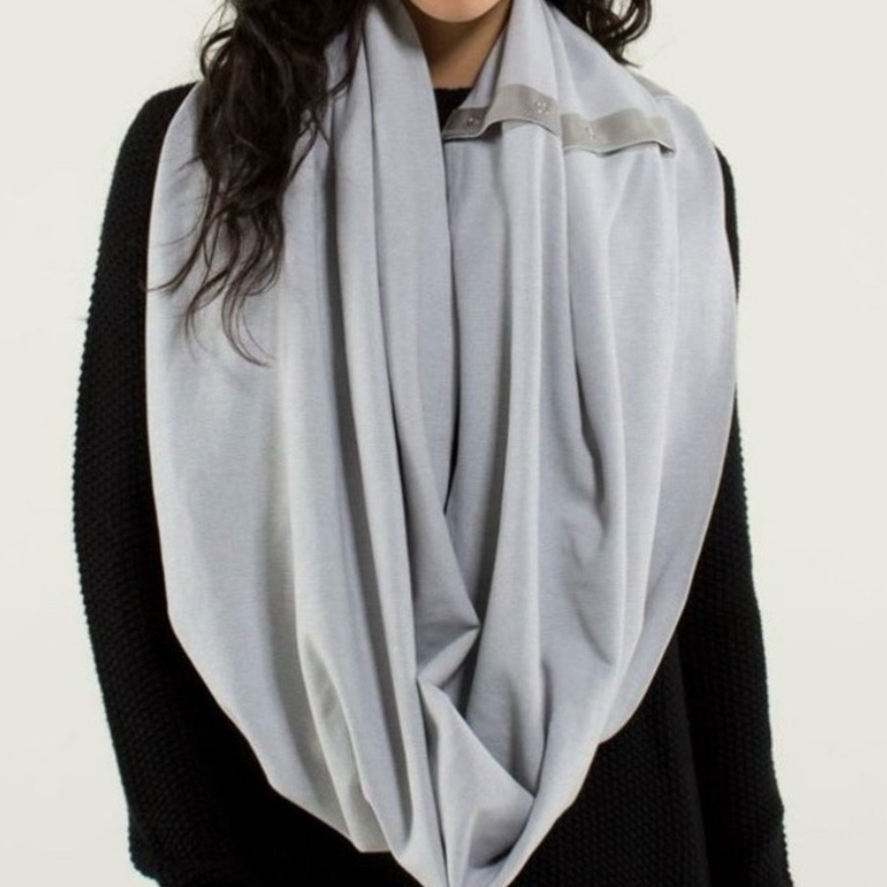 Lululemon Vinyasa Scarf, a versatile infinity scarf